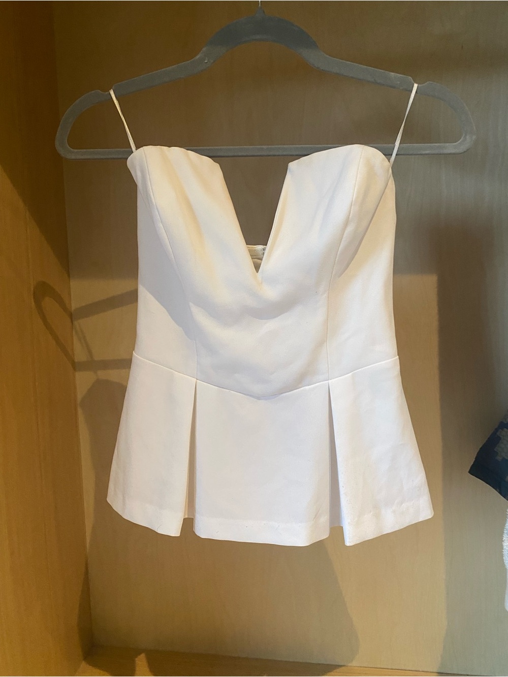 GUESS White Strapless Sweetheart Peplum Camisole